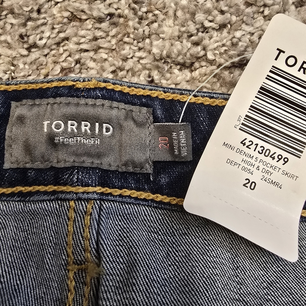 Torrid Mini Denim Skirt, size 20. NWT! - Picture 6 of 7